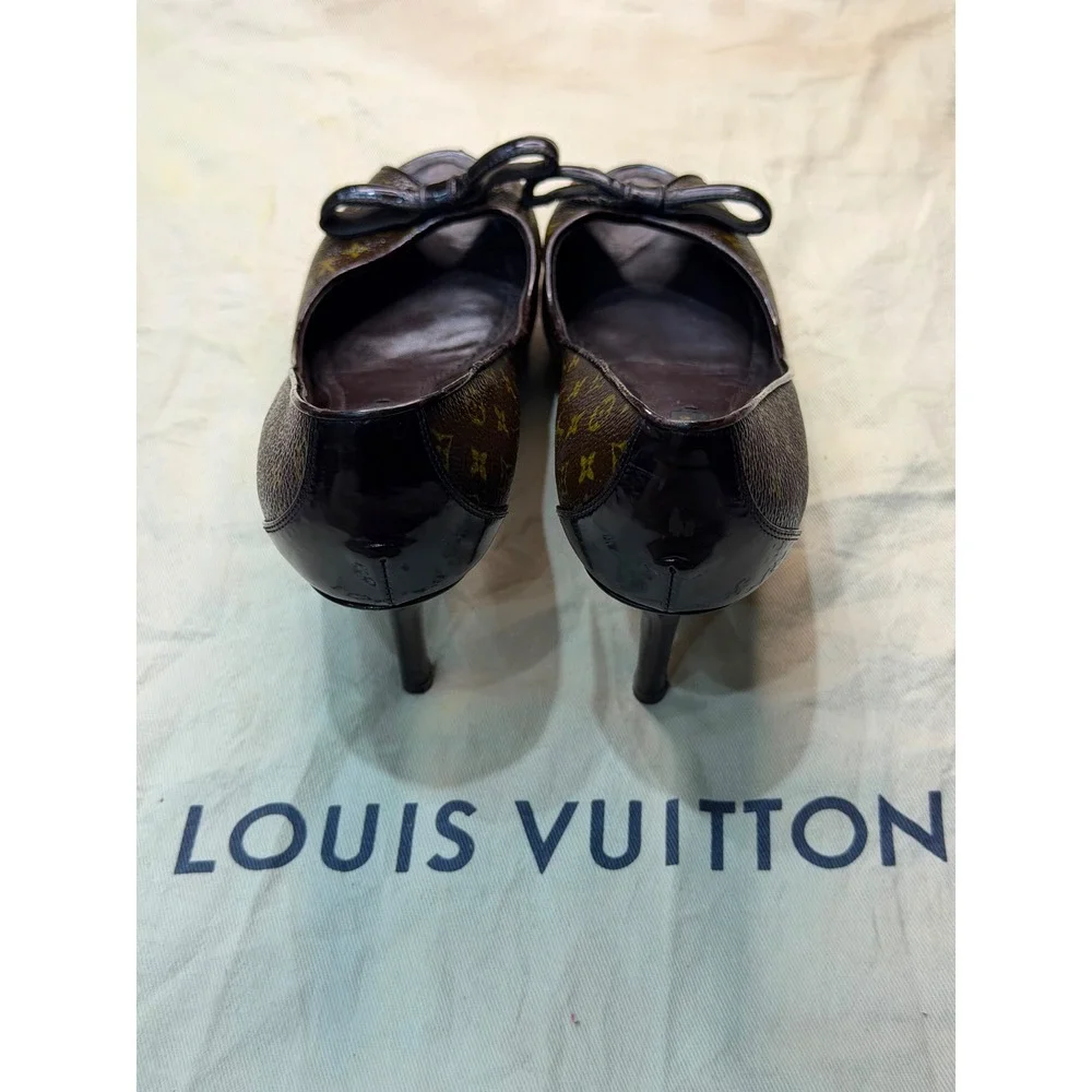 Louis Vuitton Monogram Canvas Peep Toe Bow Pumps Brown Patent Leather Heels 36
